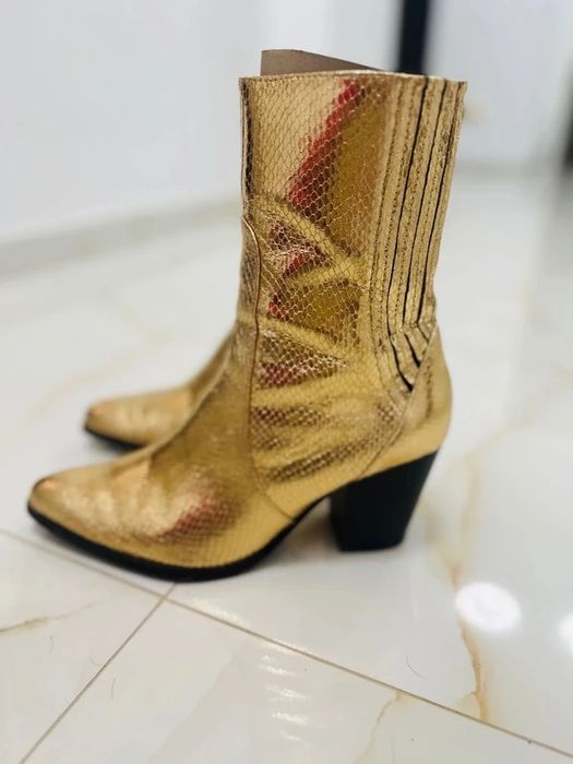 Zara Ghete piele vegana aurie croco