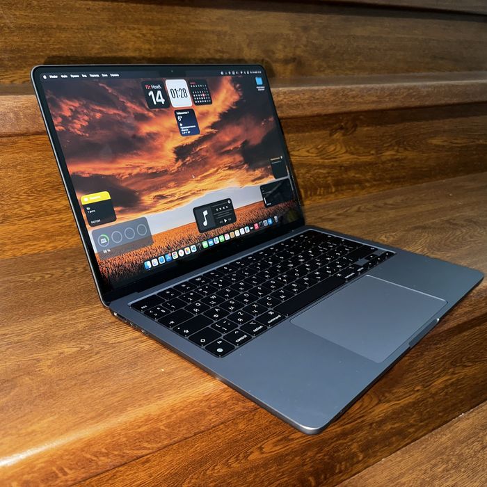 Macbook Air M2 8/256 13” Ideal sostoyanie