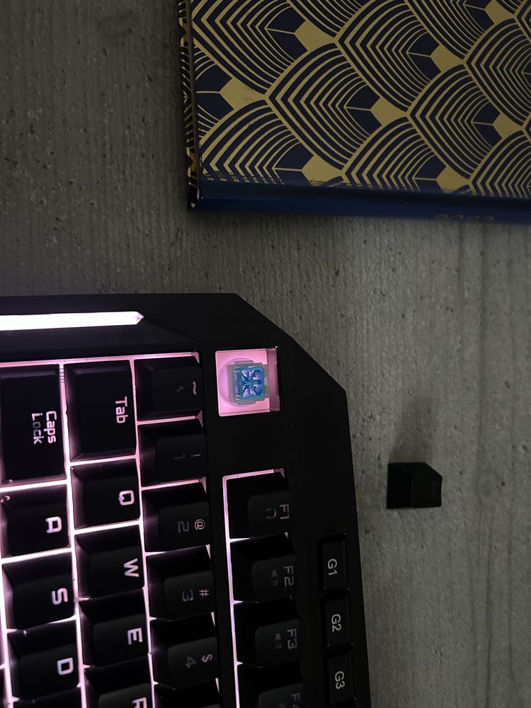 Tastatură SEMI MECANICA urage