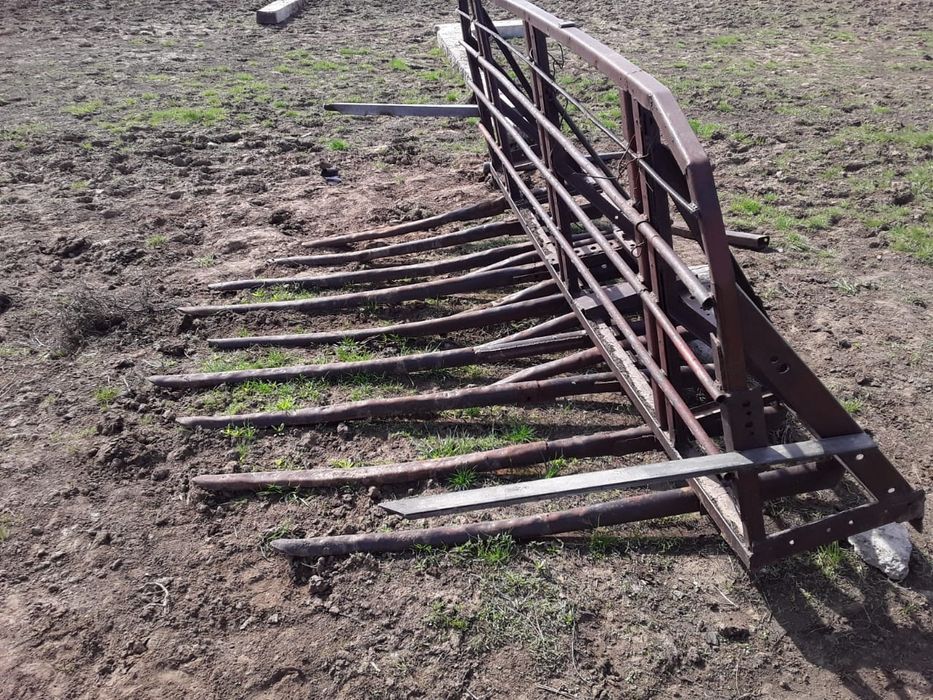 Продам толкай для сена