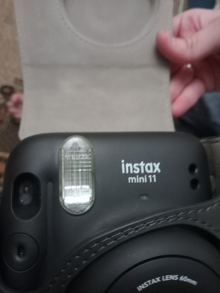 Фотоаппарат instax mini 11