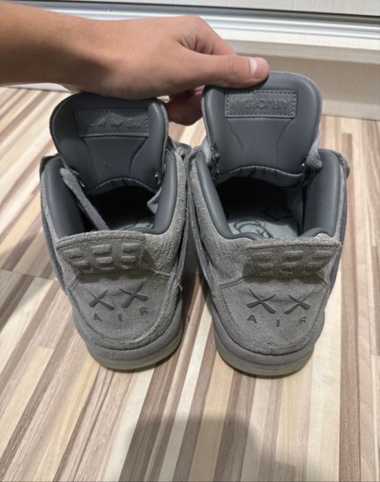 Air jordan 4 kaws