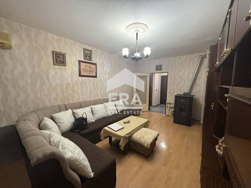 Само в ЕРА Имоти Хасково Просторен двустаен апартамент в гр. Димитровг
