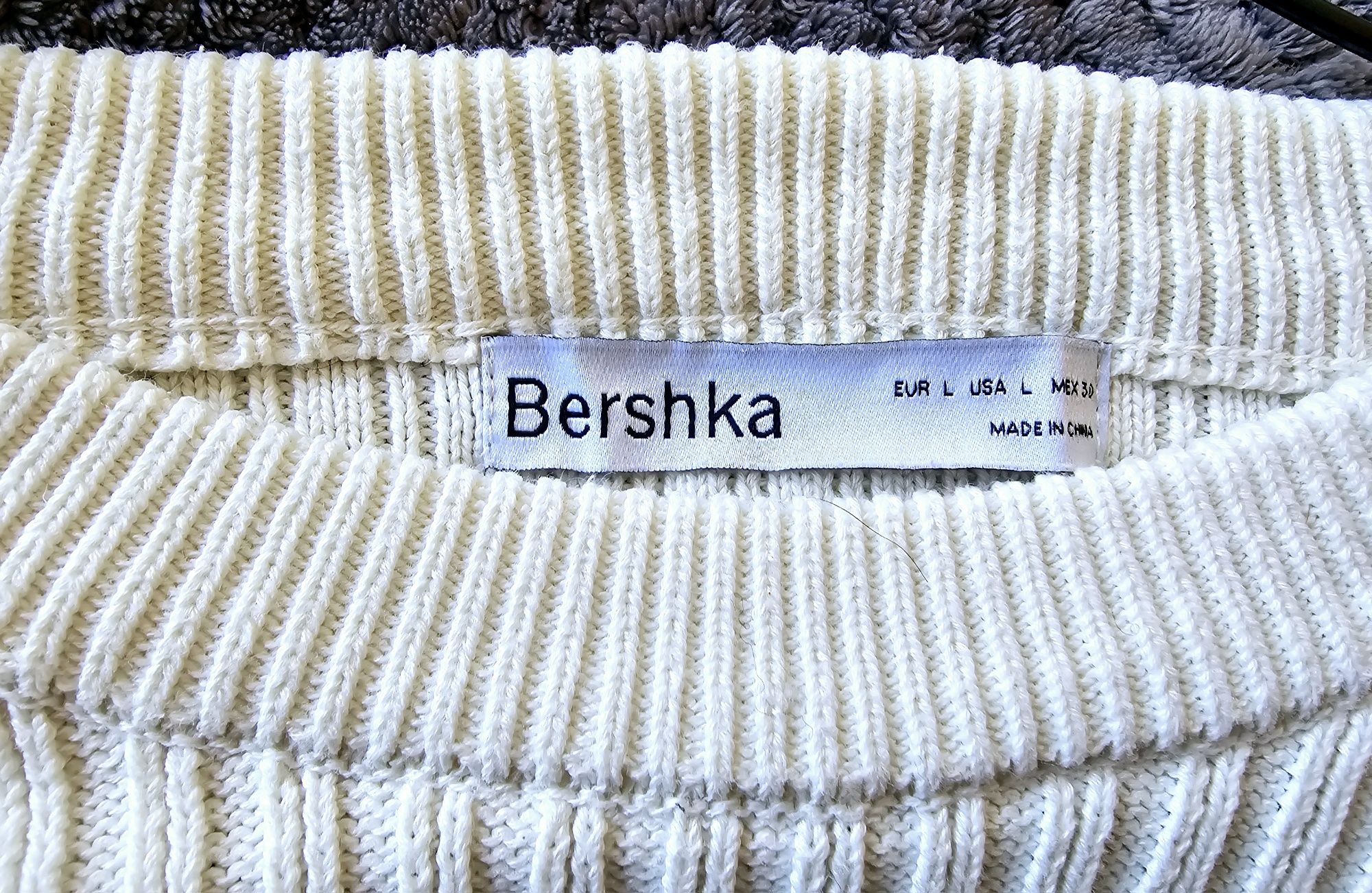 Bershka меки пуловери