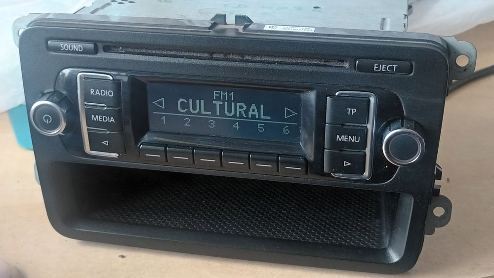 Radio CD MP3 VW Transporter T5 Golf Polo Caddy RCD210
