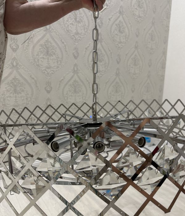 Люстра навесная.