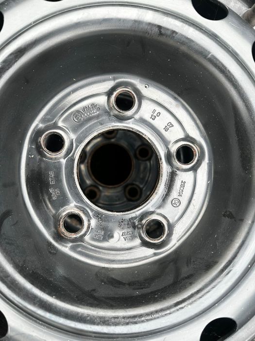 Roți tablă cu Cauciucuri iarnă 195/65/R15 M+S