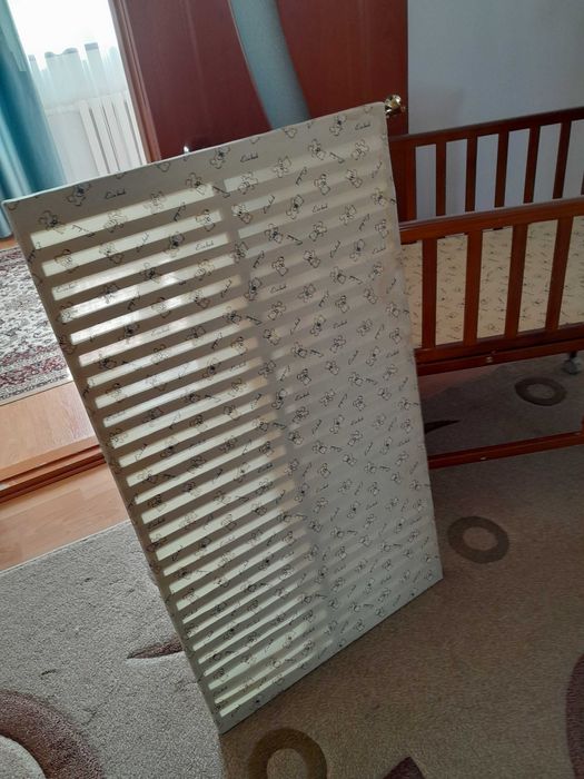 Продам детскиий манеж