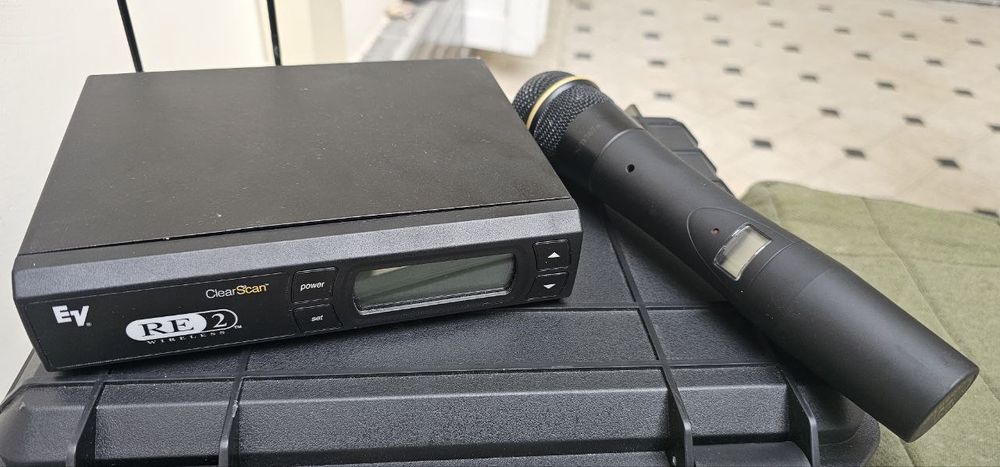 Electro voice re2      767 ev