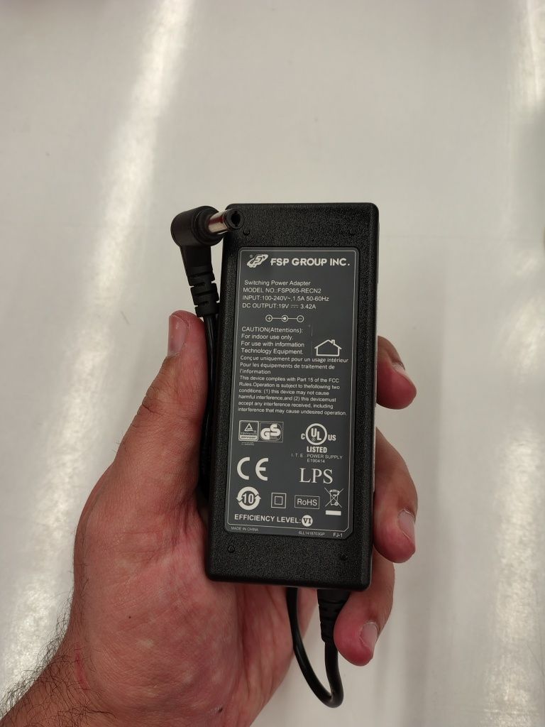 Power Adapter 65 Watt