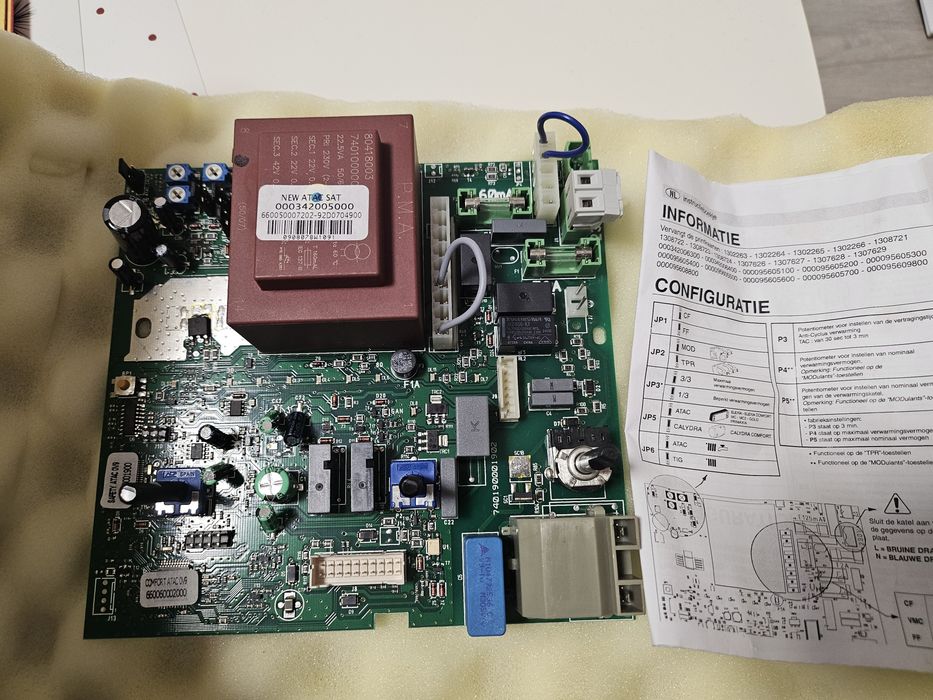 Placa electronica noua pentru centrala Chaffoteaux Maya