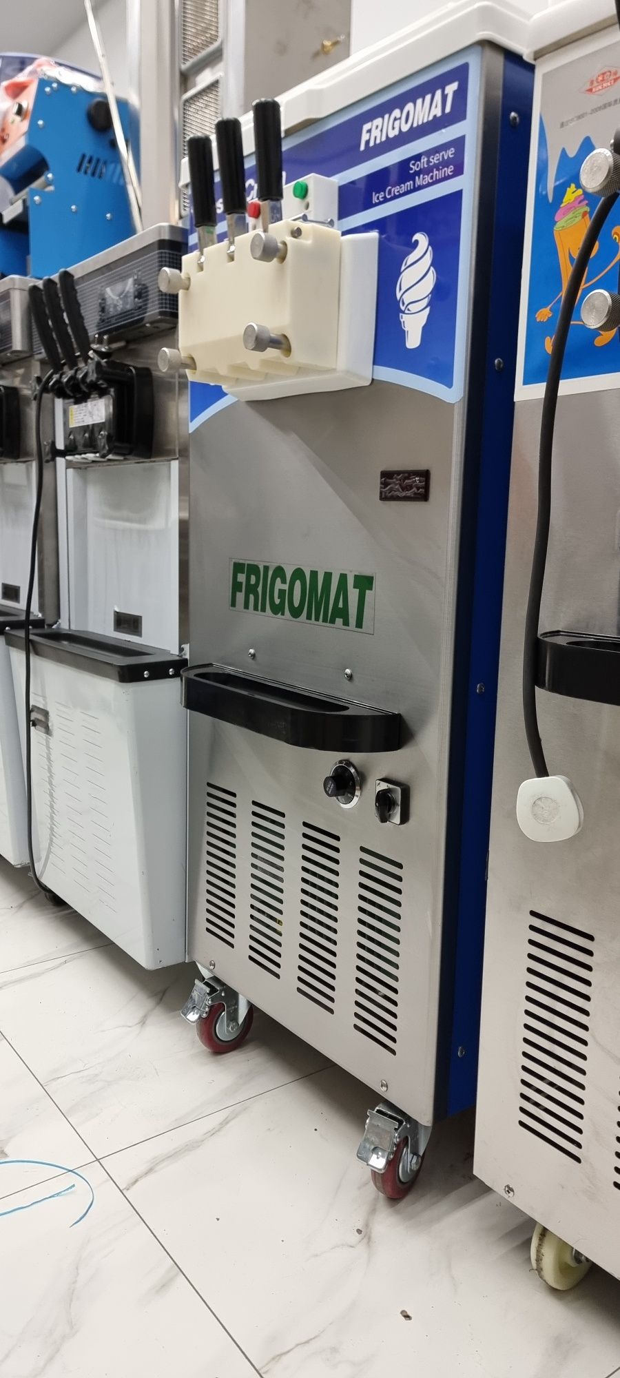 Fergomat frezer frizer frizr marojini aparat musqaymoq aparat piramoy