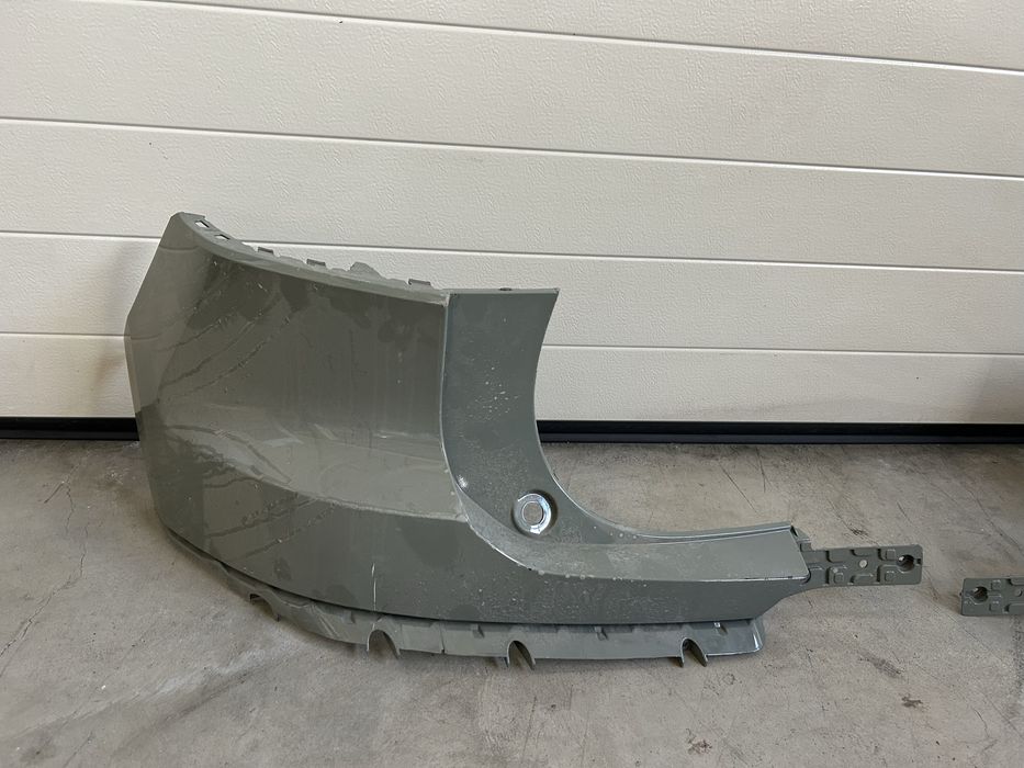 Volvo XC40 2023 - стъкло,крило,парктроник