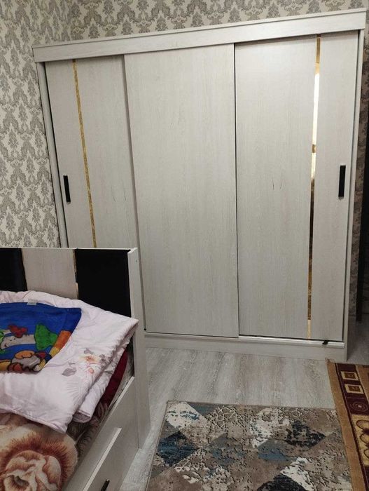 Продам 4 комнатную   на Карасу 1  лоджия  6 на 2 
возле  Дунё