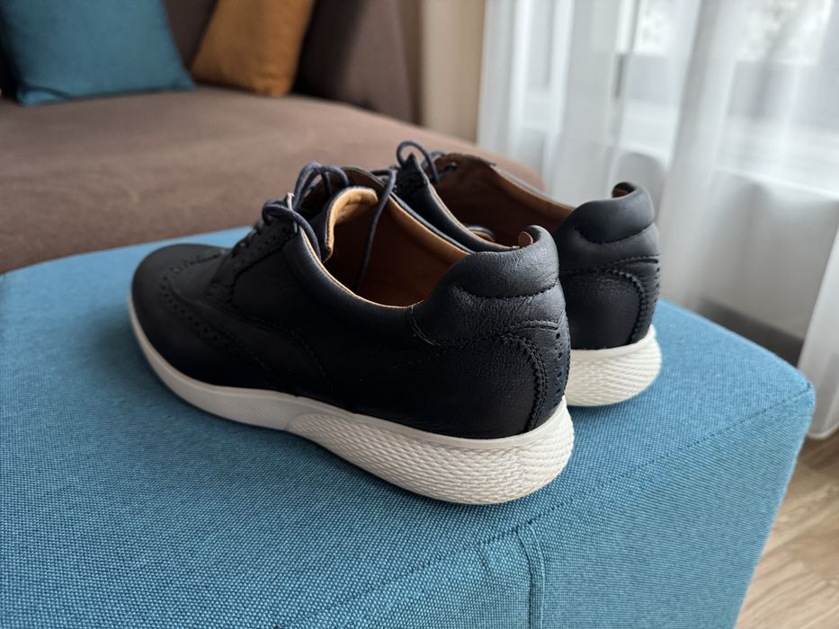 Елегантни мъжки обувки Massimo Dutti от естествена кожа