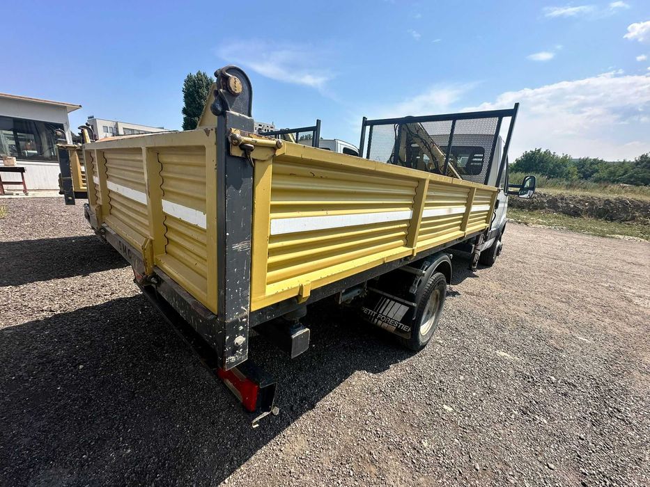 Vand 2 autoutilitare Yveco Daily cu macara