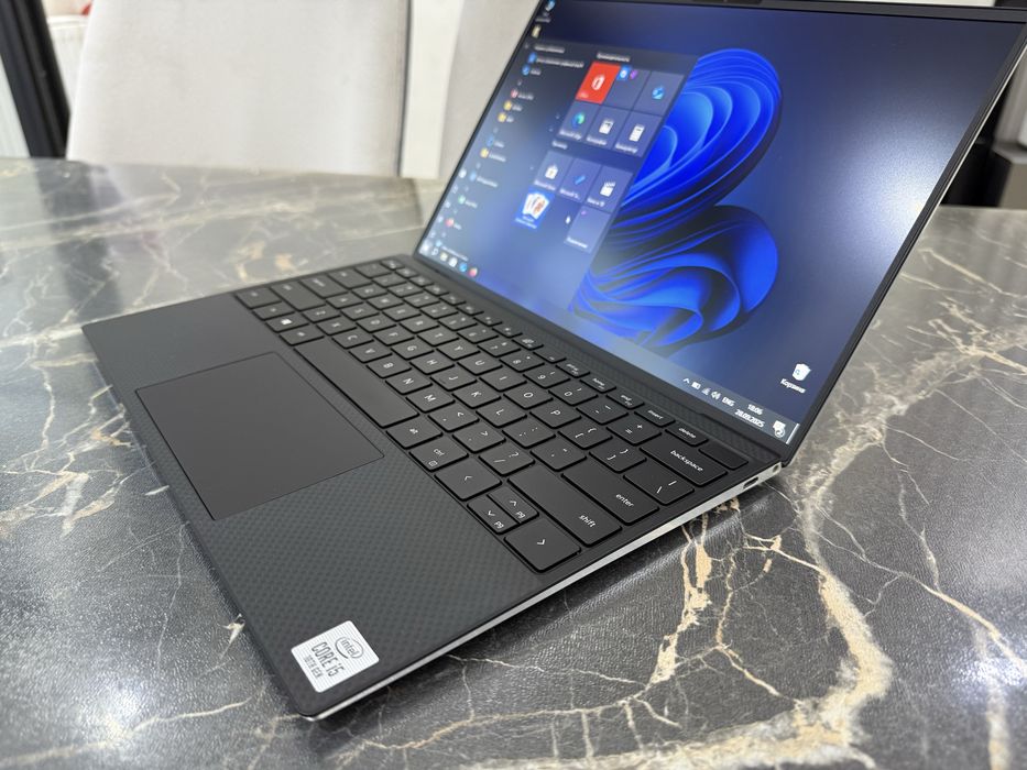 Dell XPS 9300 Premium ultrabook. Core i5-10th/ 8GB/ 256GB SSD