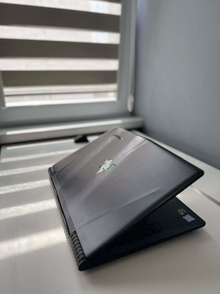 Lenovo Y520 геймърски лаптоп + Razer слушалки и механична клавиатура
