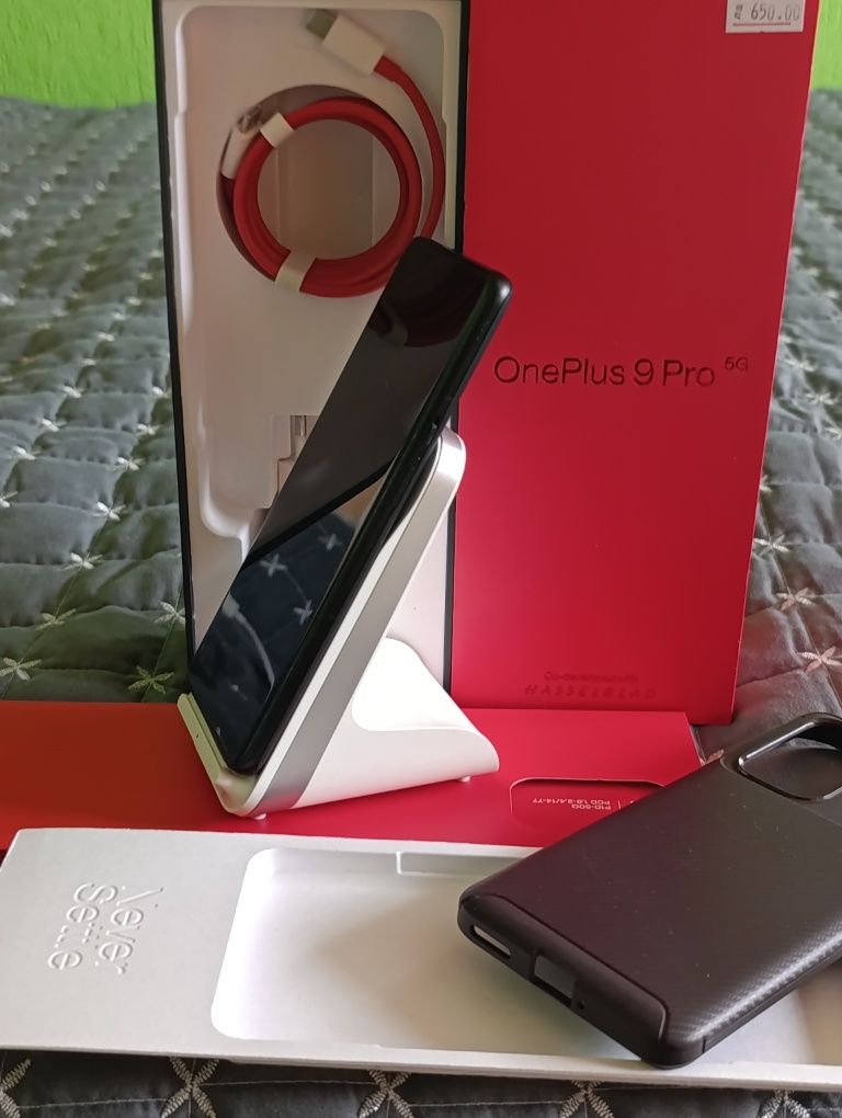 One Plus 9 pro 5G комплект с безжично зарядно