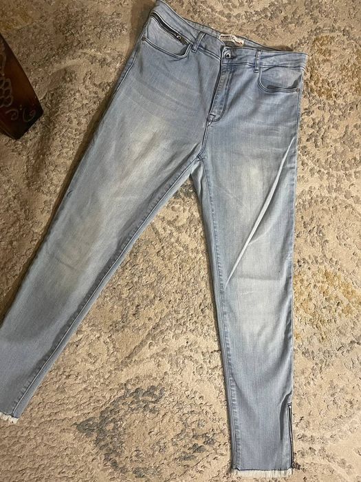 Брюки/Джинсы в хорошем состоянии. 
Торг уместен.