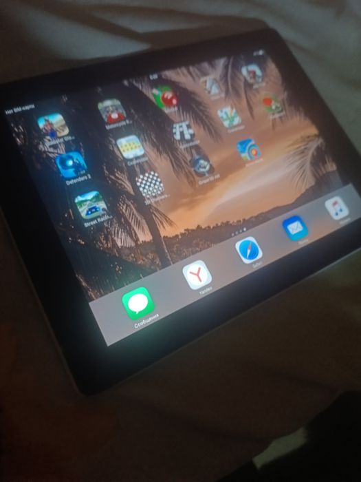 Айпад 4  памяти 64 гига закачены игры