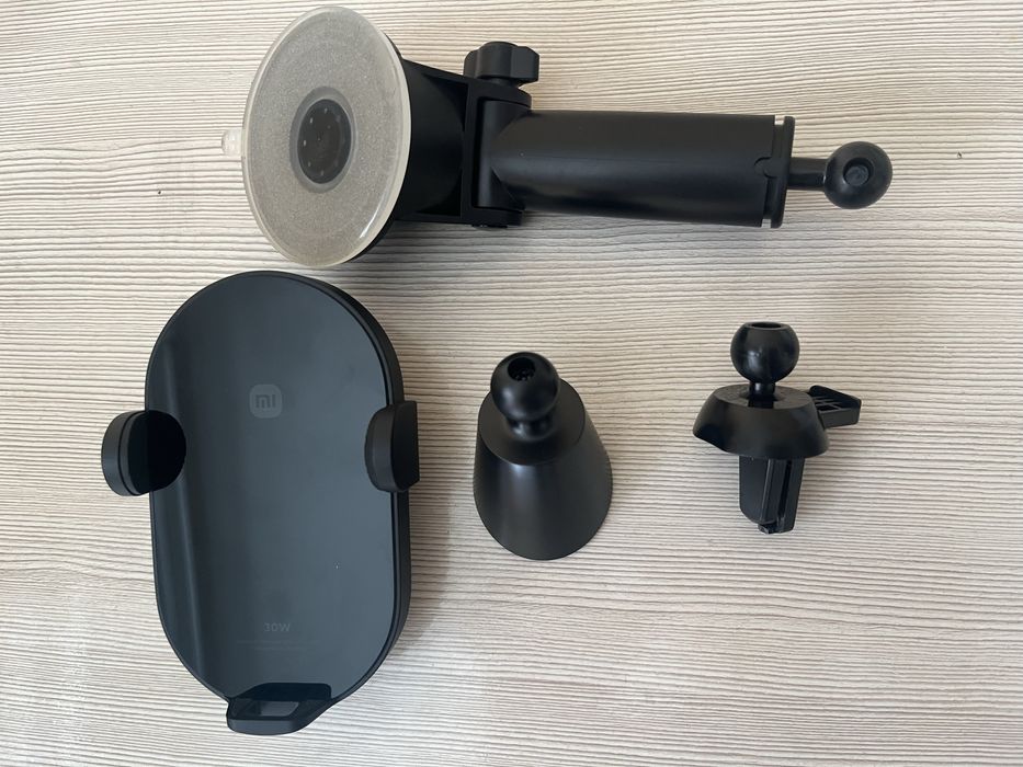 Продам xiaomi держатель для телефона в авто