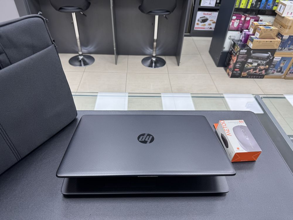 Hp laptop Black Intel Core-i5 10-Avlod Ozu-8gb Ssd-256gb Ideal sastaya