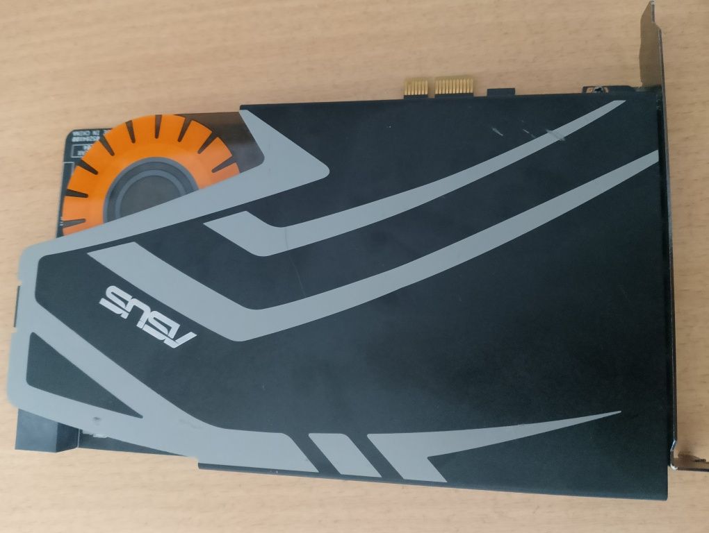 Продам звуковую карту STRIX SOLAR