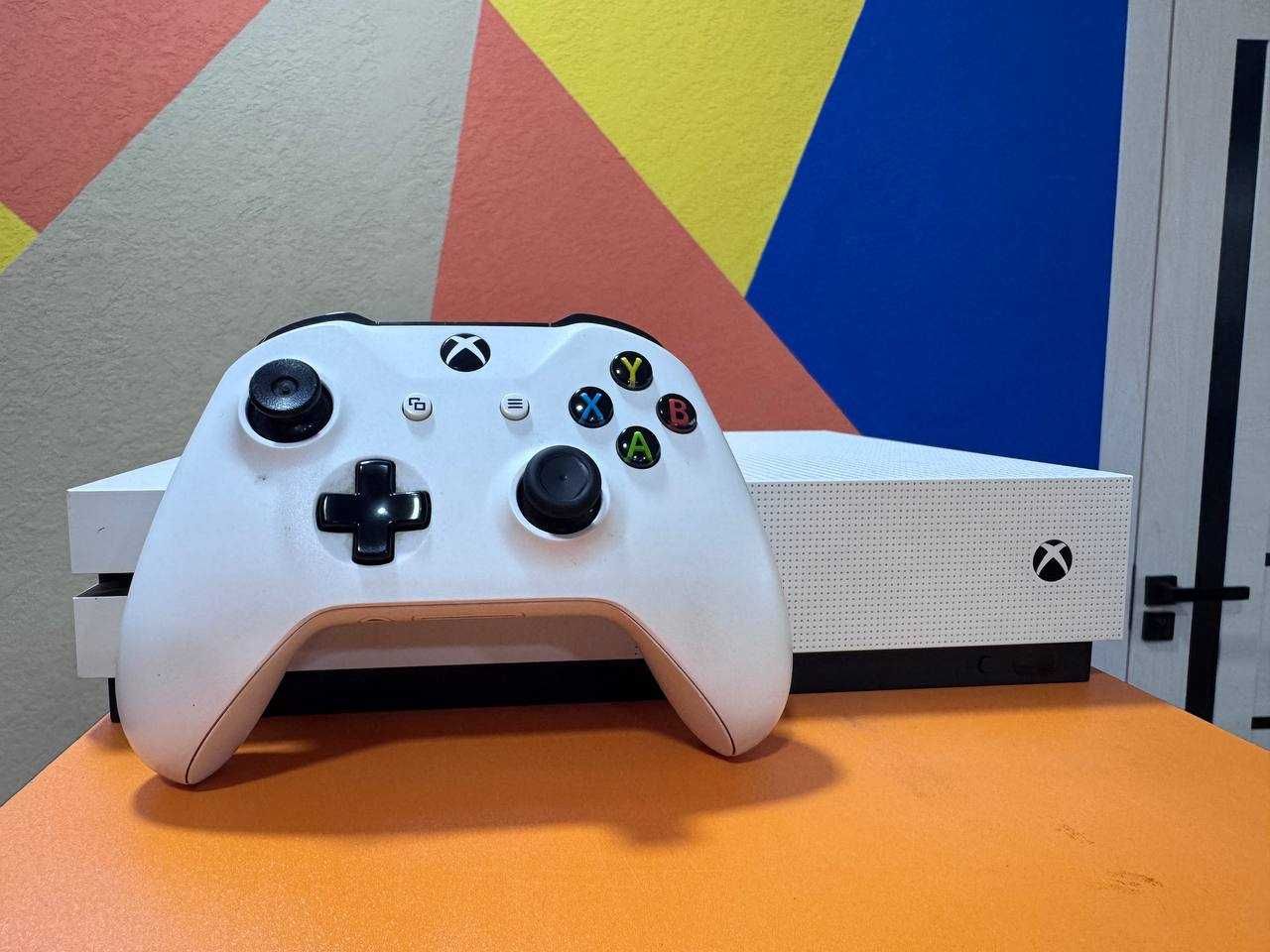 Продается: X-Box One S