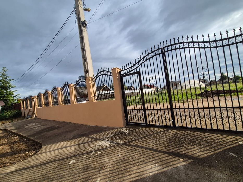 se vinde casa la cheie