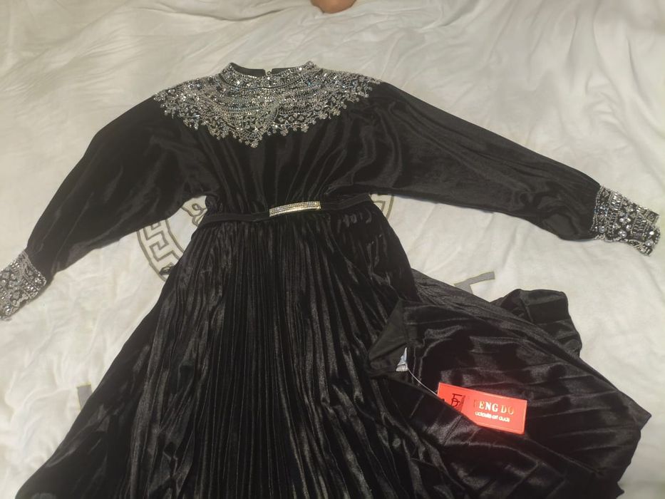 Срочно продаю платье .