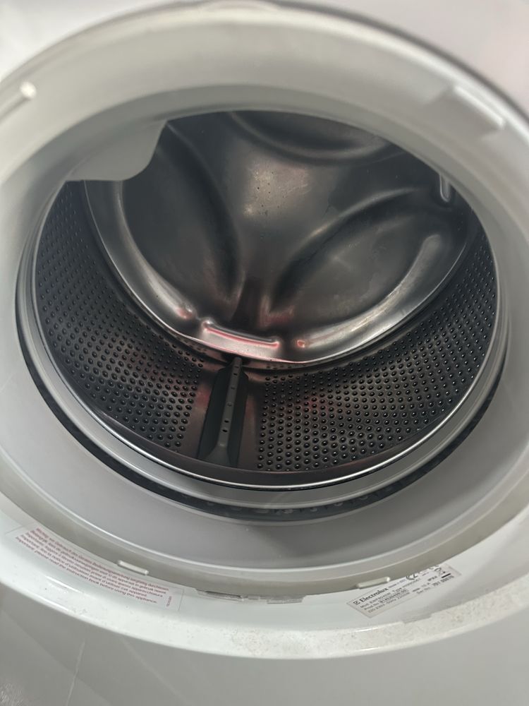 Продаю стиральную машину Electrolux Intuition 5 кг