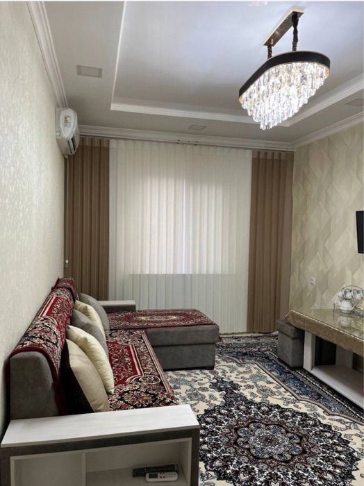 Юнусабад-19 квартал. 1 комнатная перед в 2/2й этаж