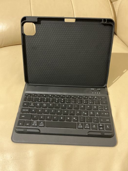Husa cu tastatura pentru iPad Pro 2022 cu M2