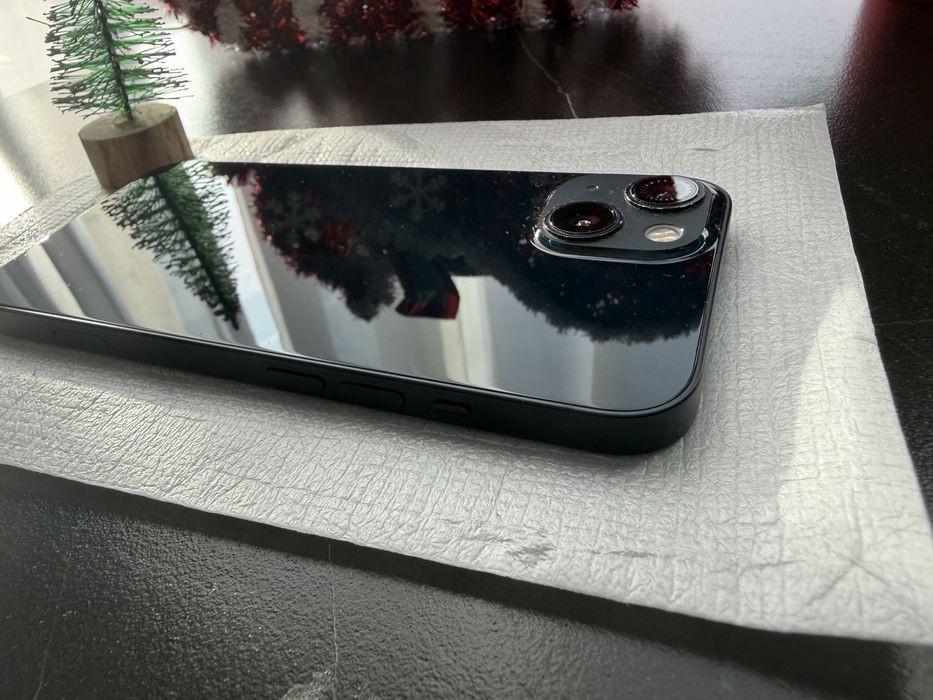 Apple Iphone 13 , Negru , 128GB , Pentru piese recarosare .