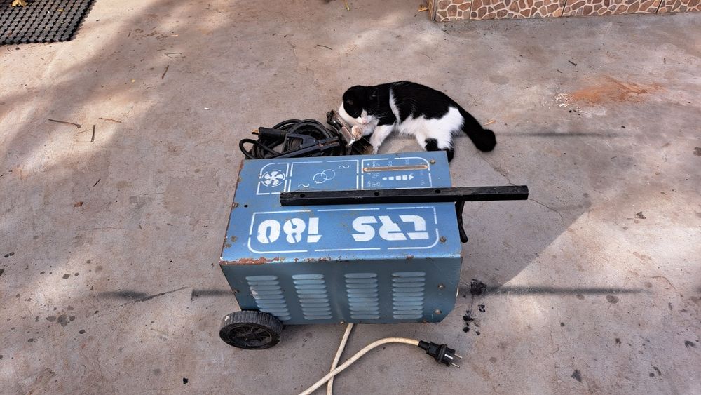 Aparat de sudura Trs 180 la  220, 380v