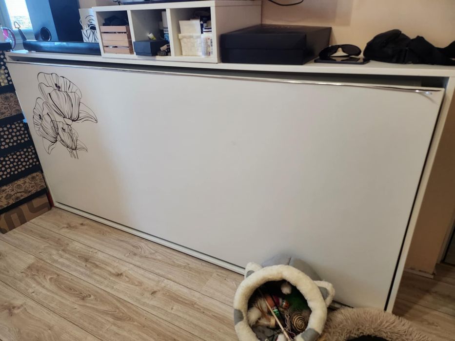 Падащо легло за спестяване на простраства в апартамента