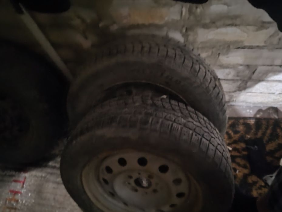 Диски R14 на ВАЗ с покрышками зима без шипов.