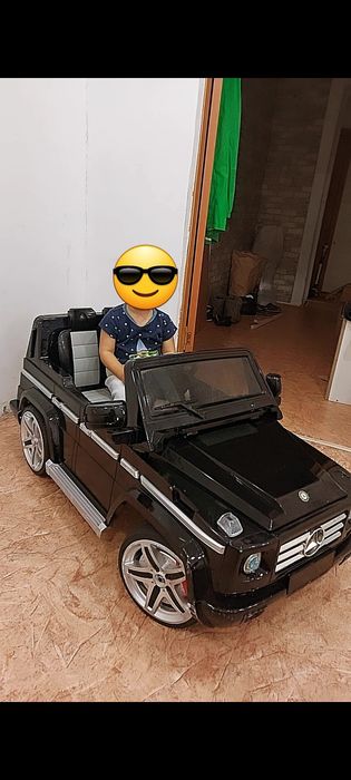 Продам машинку детскую