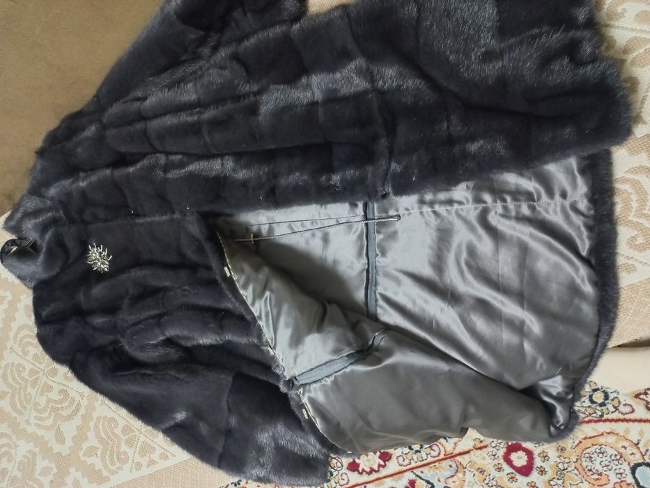 Продам шубу норковую