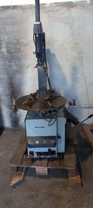 Masini de dejantat anvelope, Hofmann si Boxer