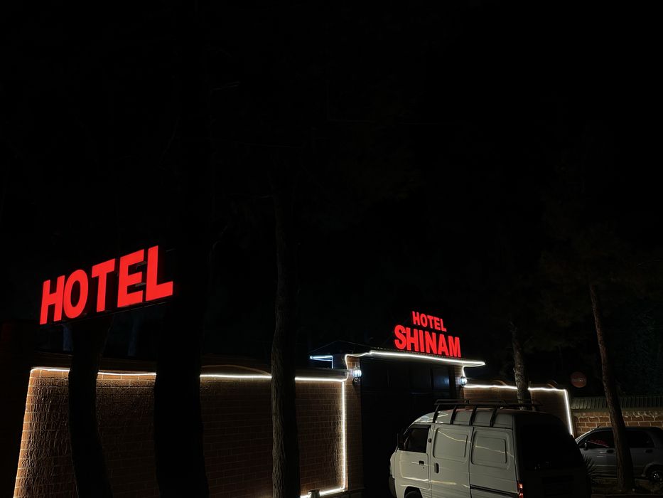 Reklama xizmat - bukva, yonuvchi harflar, banner, orakal