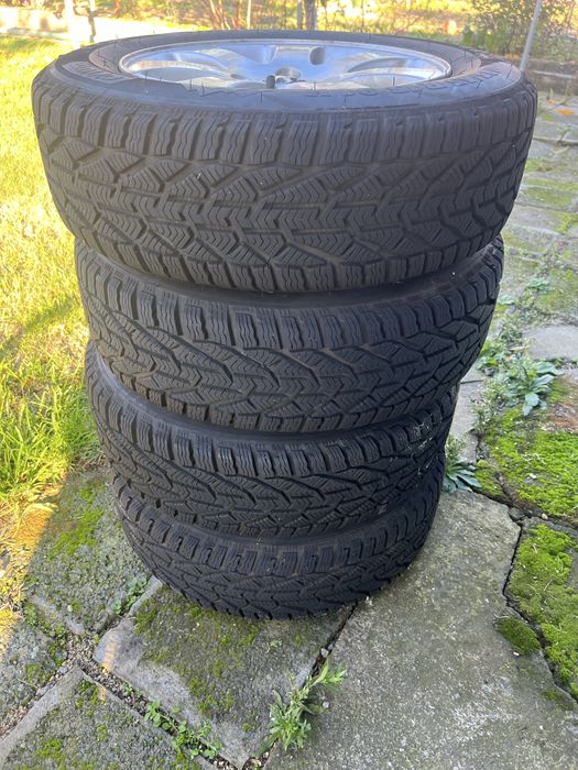 Зимни гуми с джанти 15 пежо