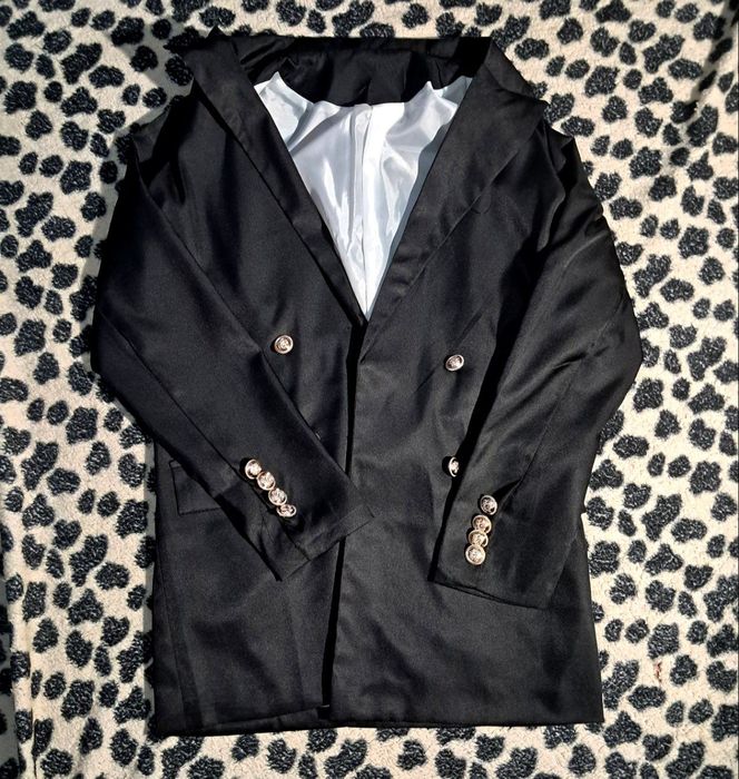 Пиджак чёрный с подкладкой