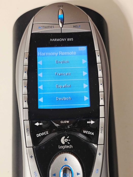Telecomanda universala Logitech Harmony 895