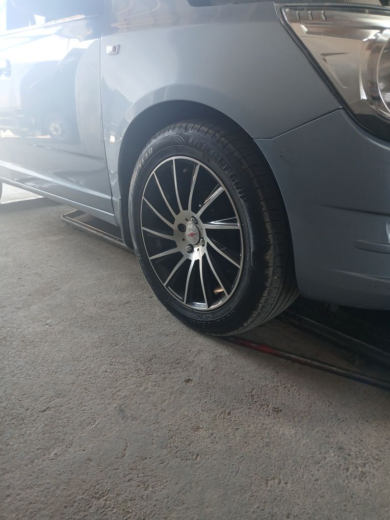 Diska balon sootiladiii  215/55/R17