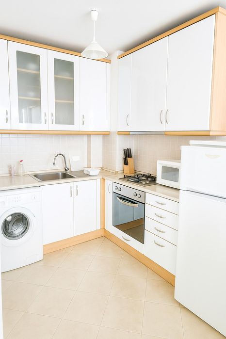 Светъл ДВУСТАЕН апартамент в кв. Мараша