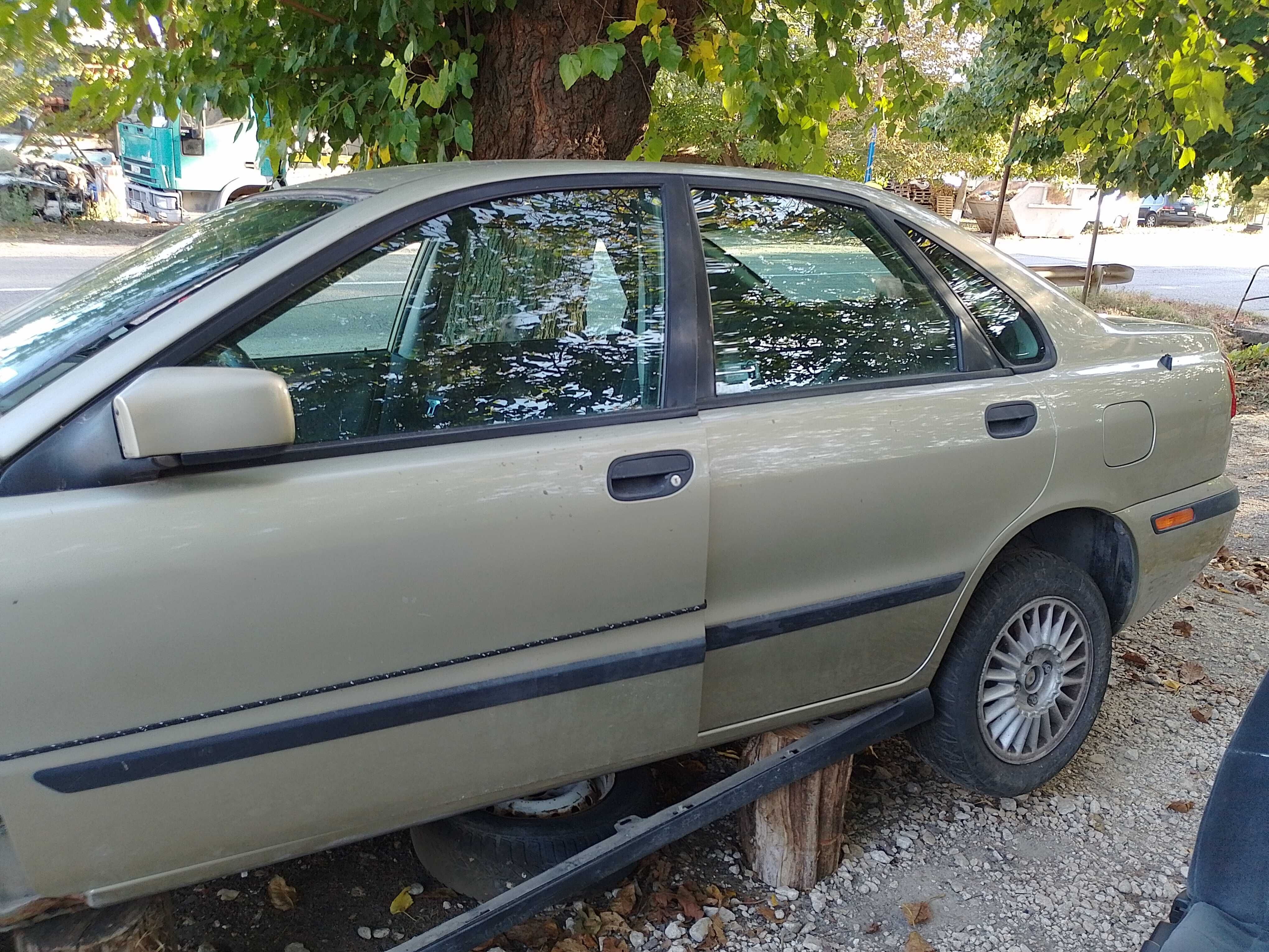 volvo s 40 1,8 на части