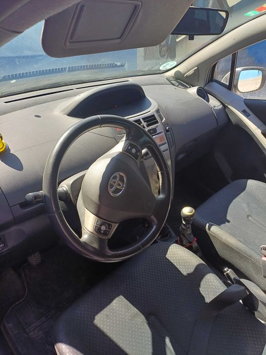 Ma vinde Toyota Yaris