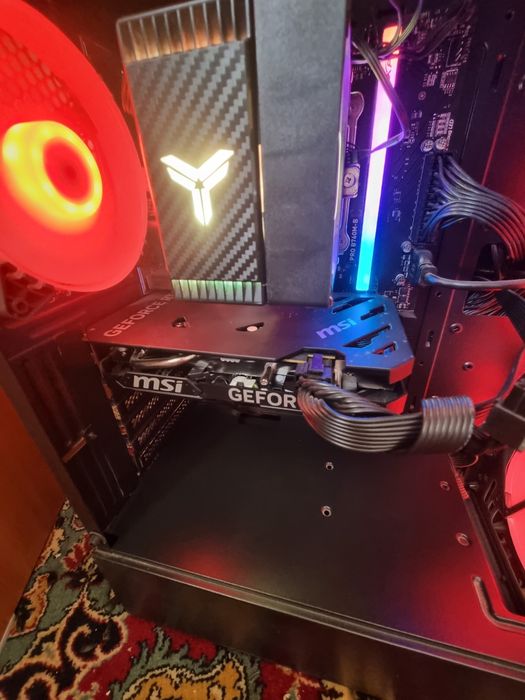 RTX4060 8GB. msi